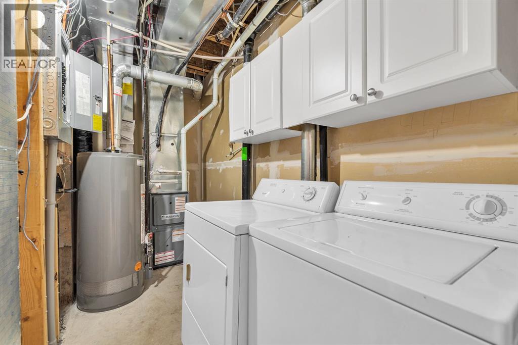 Single Family House Bi-level for Sale in    Avenue SW Windsor Park Calgary 