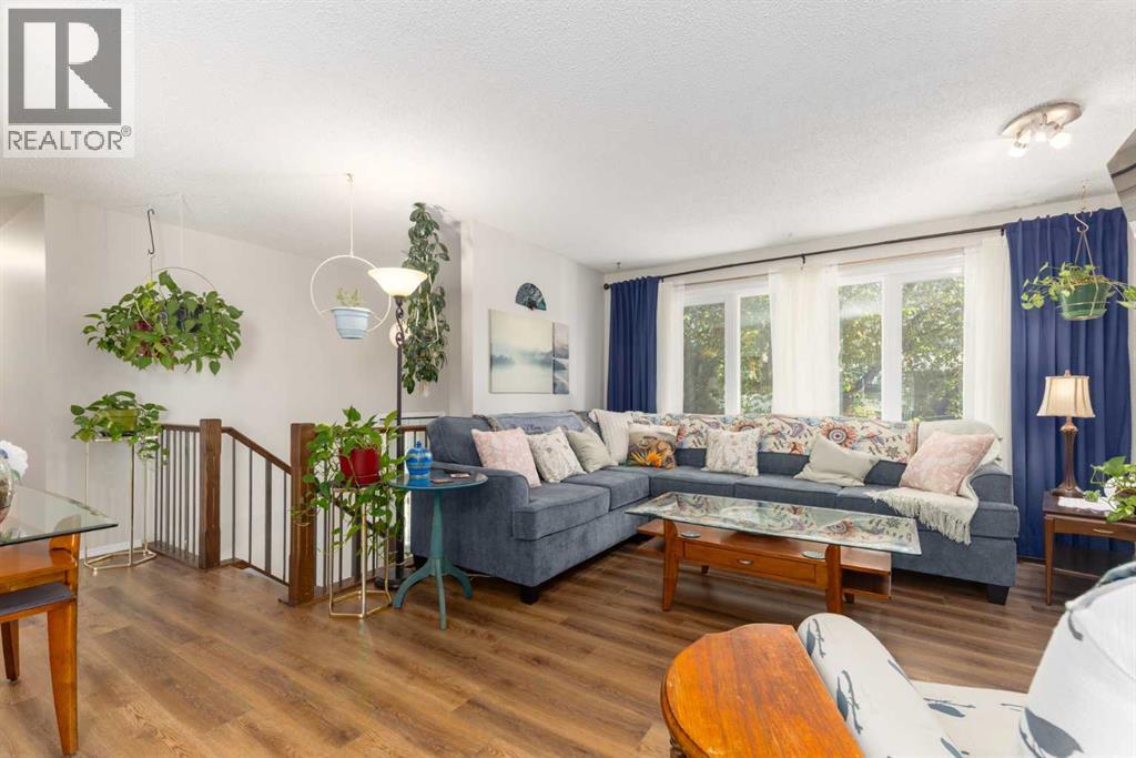 Single Family House Bi-level for Sale in  Whitlock Close NE Whitehorn Calgary 