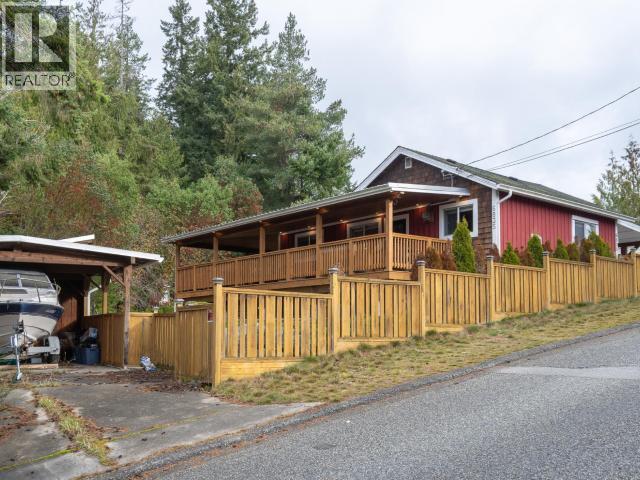 6835 DRAKE STREET, Powell River