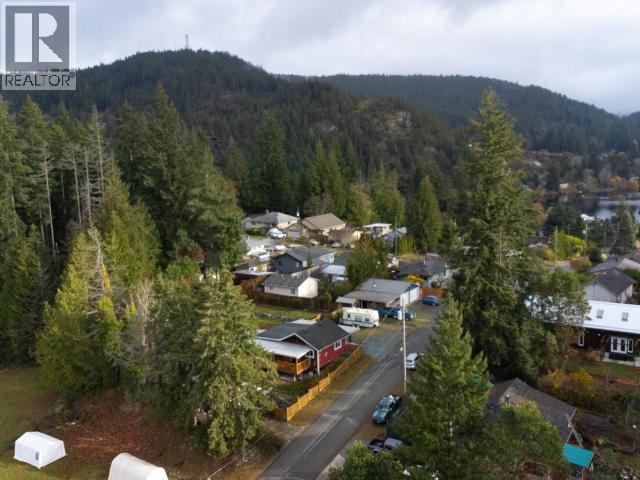 6835 DRAKE STREET, Powell River