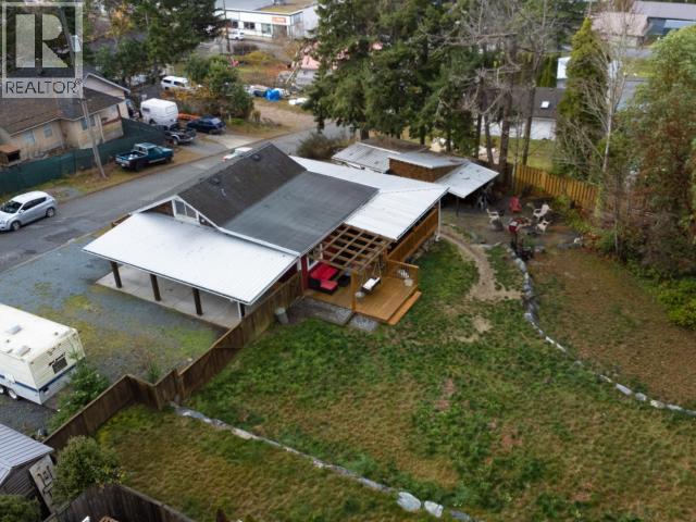 6835 DRAKE STREET, Powell River