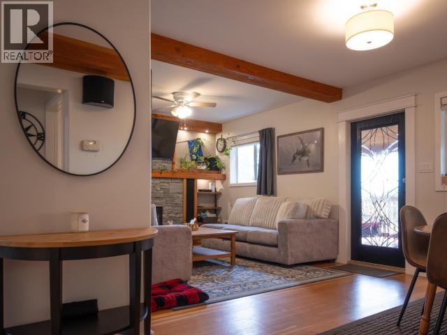 6835 DRAKE STREET, Powell River