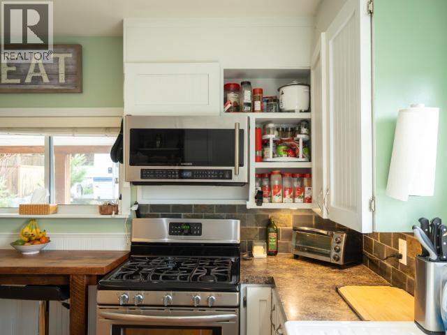 6835 DRAKE STREET, Powell River