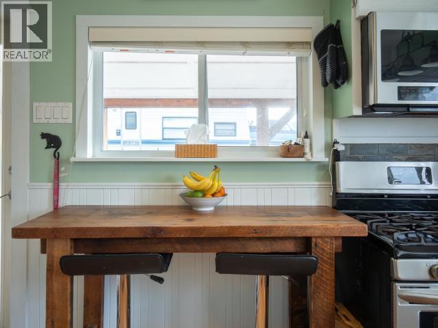 6835 DRAKE STREET, Powell River