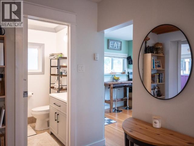 6835 DRAKE STREET, Powell River