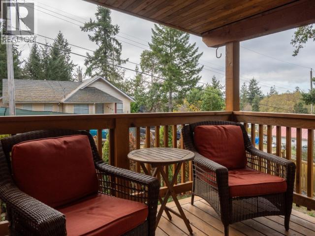 6835 DRAKE STREET, Powell River