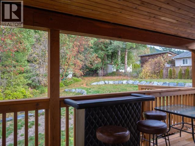 6835 DRAKE STREET, Powell River