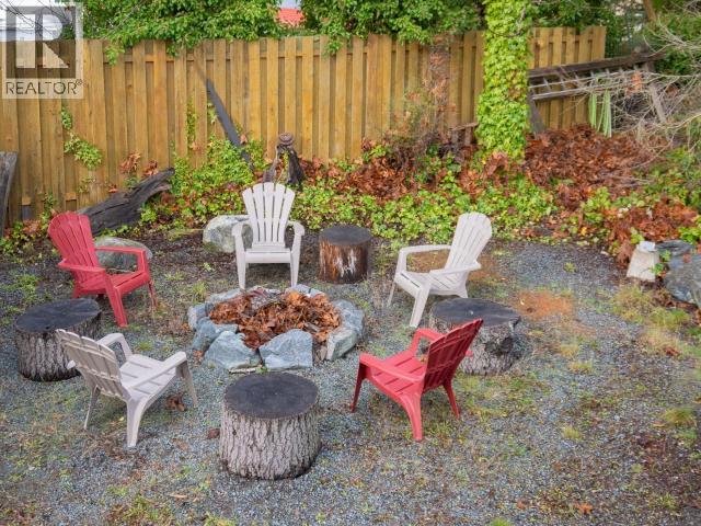 6835 DRAKE STREET, Powell River