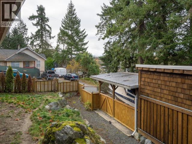 6835 DRAKE STREET, Powell River