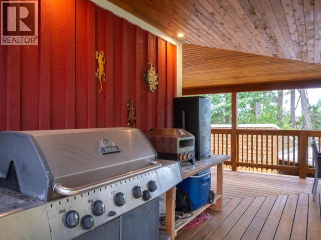 6835 DRAKE STREET, Powell River