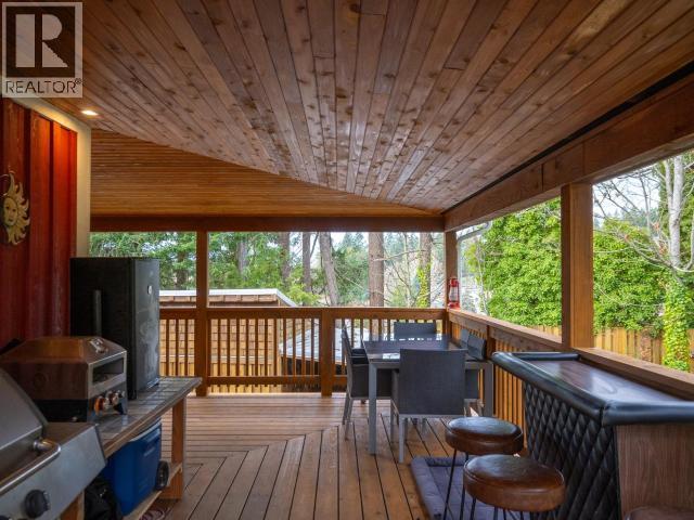 6835 DRAKE STREET, Powell River