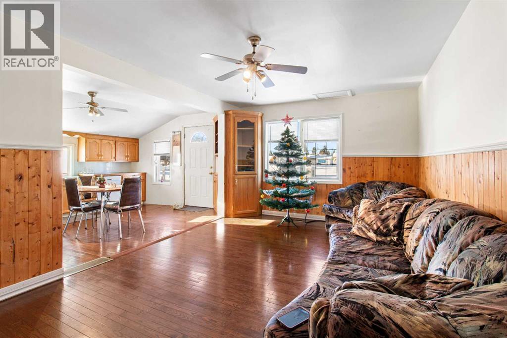 2013 25th Avenue, Delburne