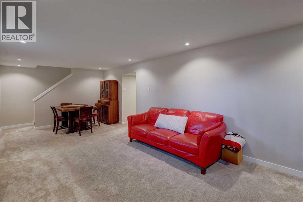 Single Family House for Sale in  Breen Crescent NW Brentwood Calgary 