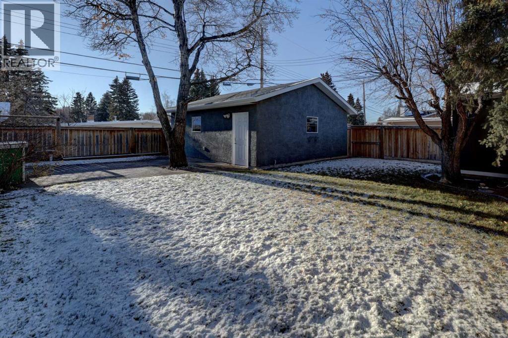 Single Family House for Sale in  Breen Crescent NW Brentwood Calgary 