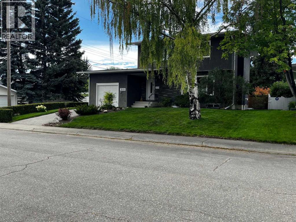 Single Family House for Sale in  Breen Crescent NW Brentwood Calgary 