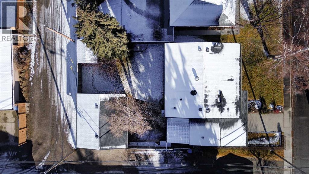 Single Family House for Sale in  Breen Crescent NW Brentwood Calgary 