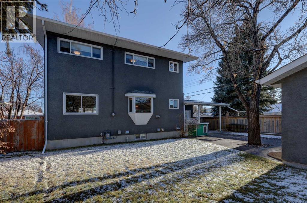Single Family House for Sale in  Breen Crescent NW Brentwood Calgary 