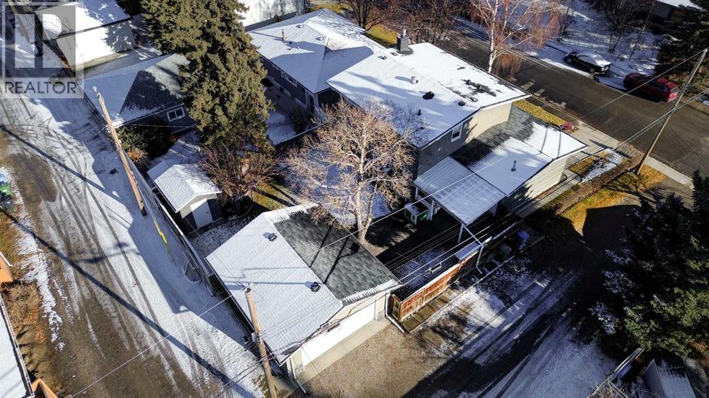 Single Family House for Sale in  Breen Crescent NW Brentwood Calgary 