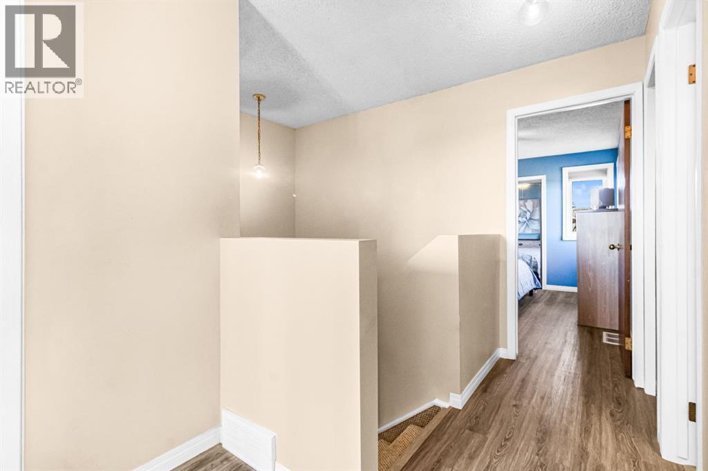 Single Family House for Sale in  Bedfield Close NE Beddington Heights Calgary 