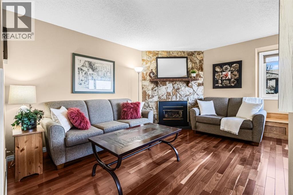 Single Family House for Sale in  Bedfield Close NE Beddington Heights Calgary 