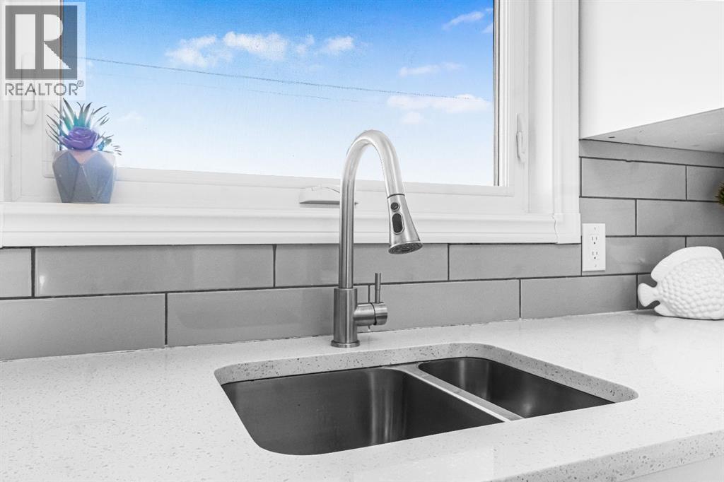 Single Family House for Sale in  Bedfield Close NE Beddington Heights Calgary 