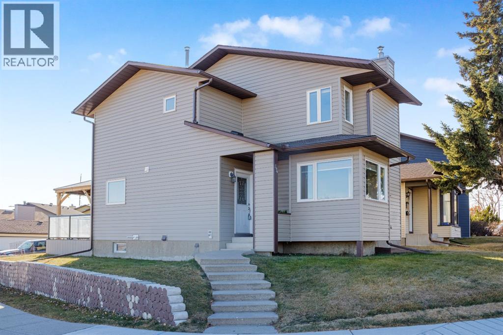 Single Family House for Sale in  Bedfield Close NE Beddington Heights Calgary 
