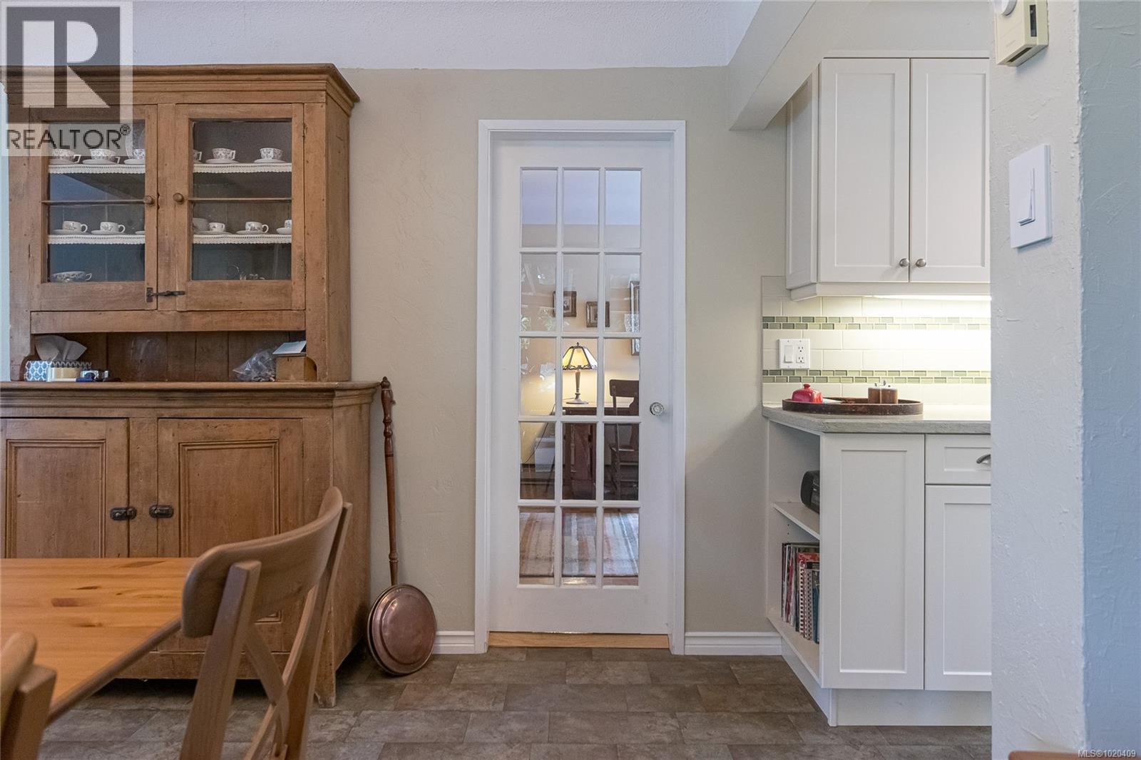  1941 Mayfair Drive, Saanich