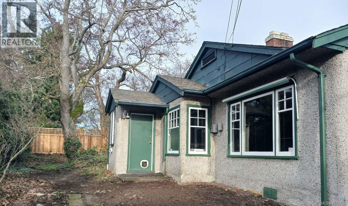 2120 Byron St, Oak Bay