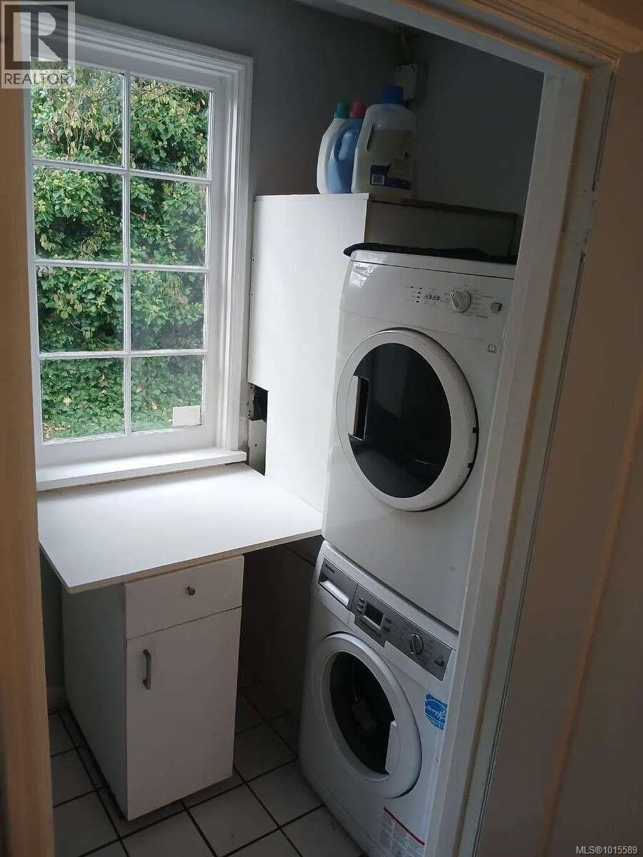 2120 Byron St, Oak Bay