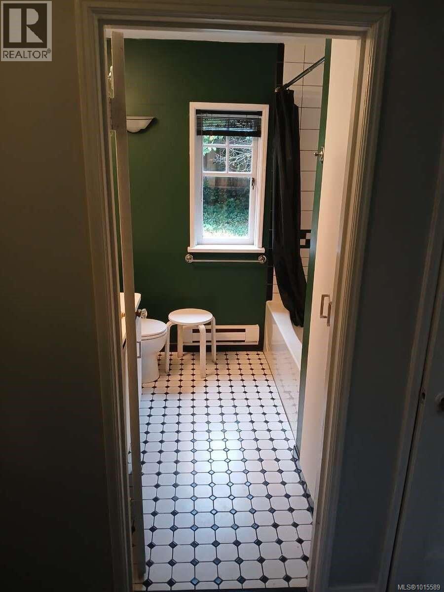 2120 Byron St, Oak Bay