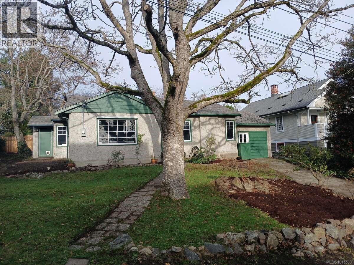 2120 Byron St, Oak Bay