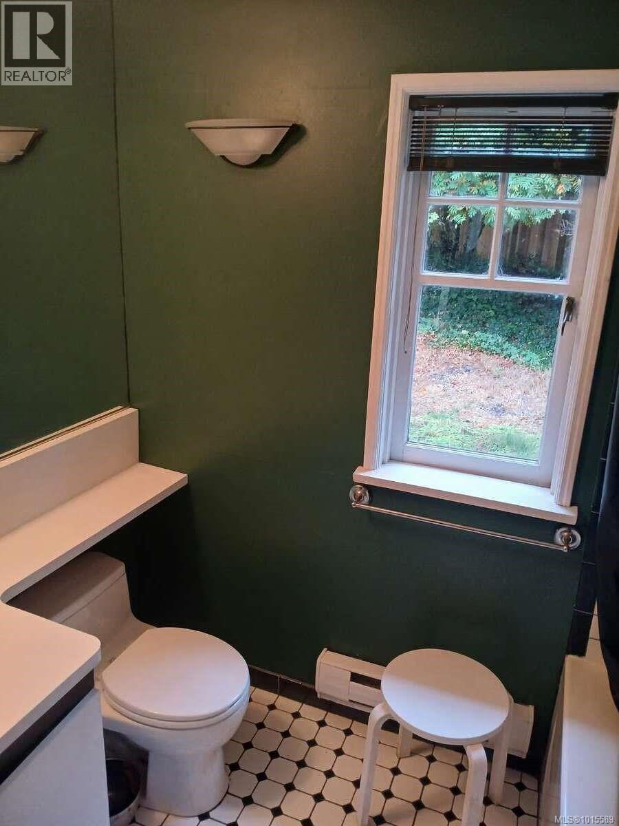 2120 Byron St, Oak Bay