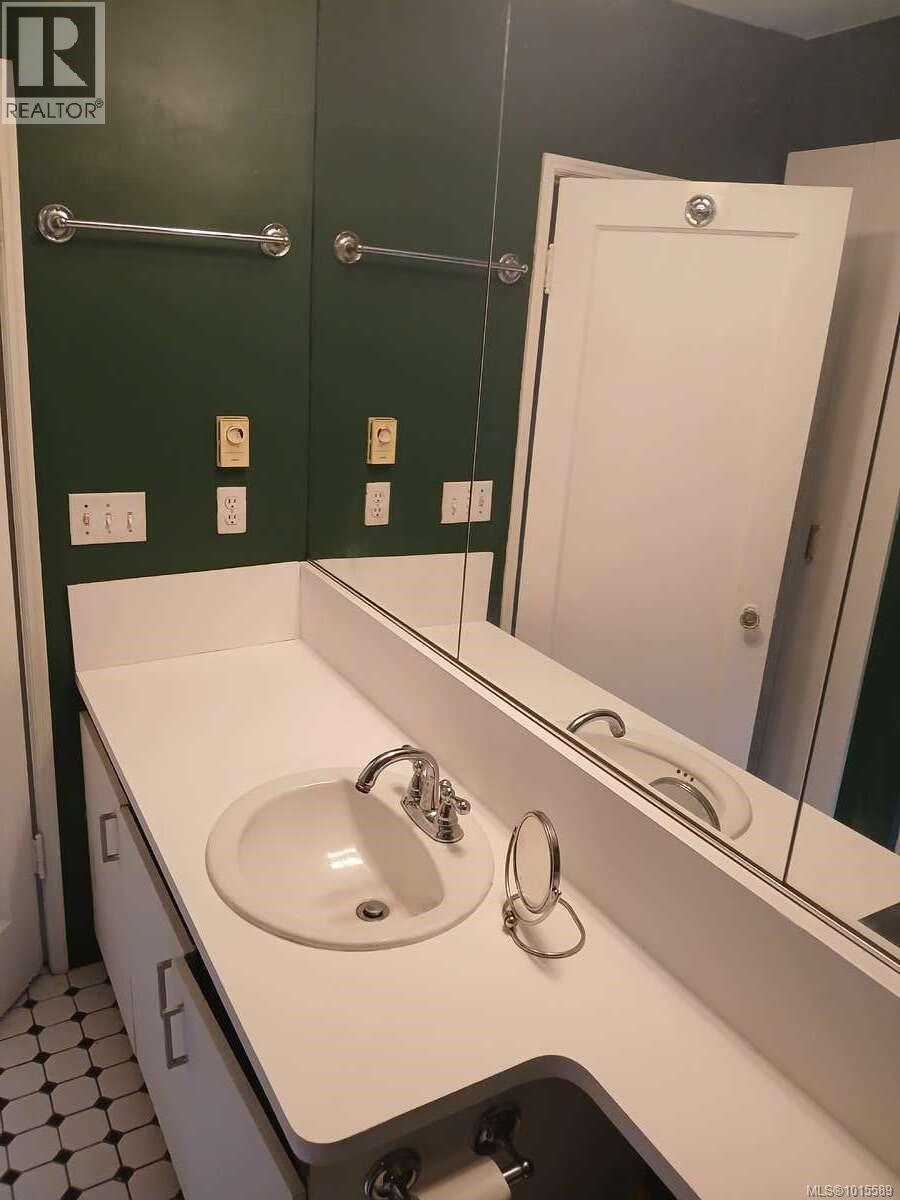 2120 Byron St, Oak Bay