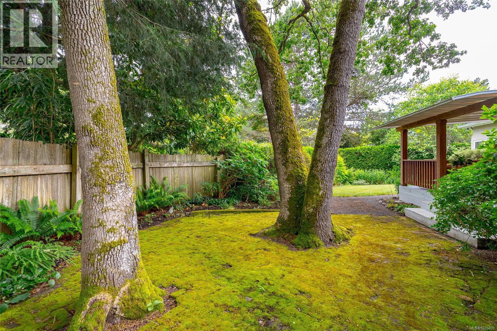  1941 Mayfair Drive, Saanich