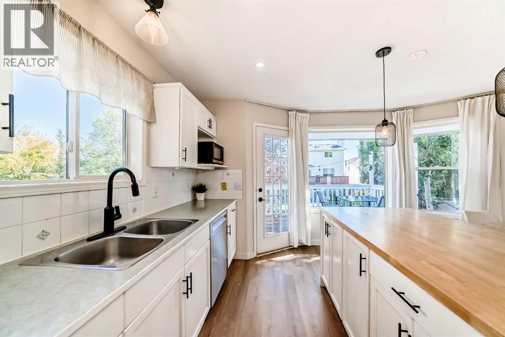 Single Family House for Sale in  Hidden Valley Crescent NW Hidden Valley Calgary 