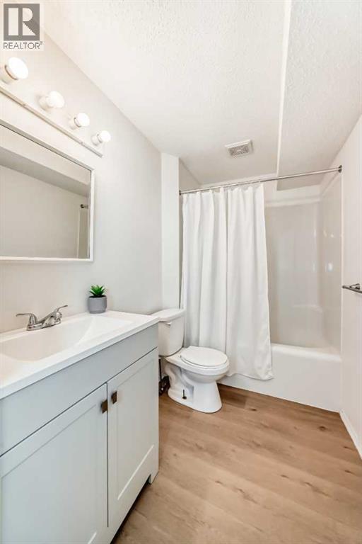 Single Family House for Sale in  Hidden Valley Crescent NW Hidden Valley Calgary 