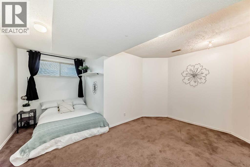 Single Family House for Sale in  Hidden Valley Crescent NW Hidden Valley Calgary 