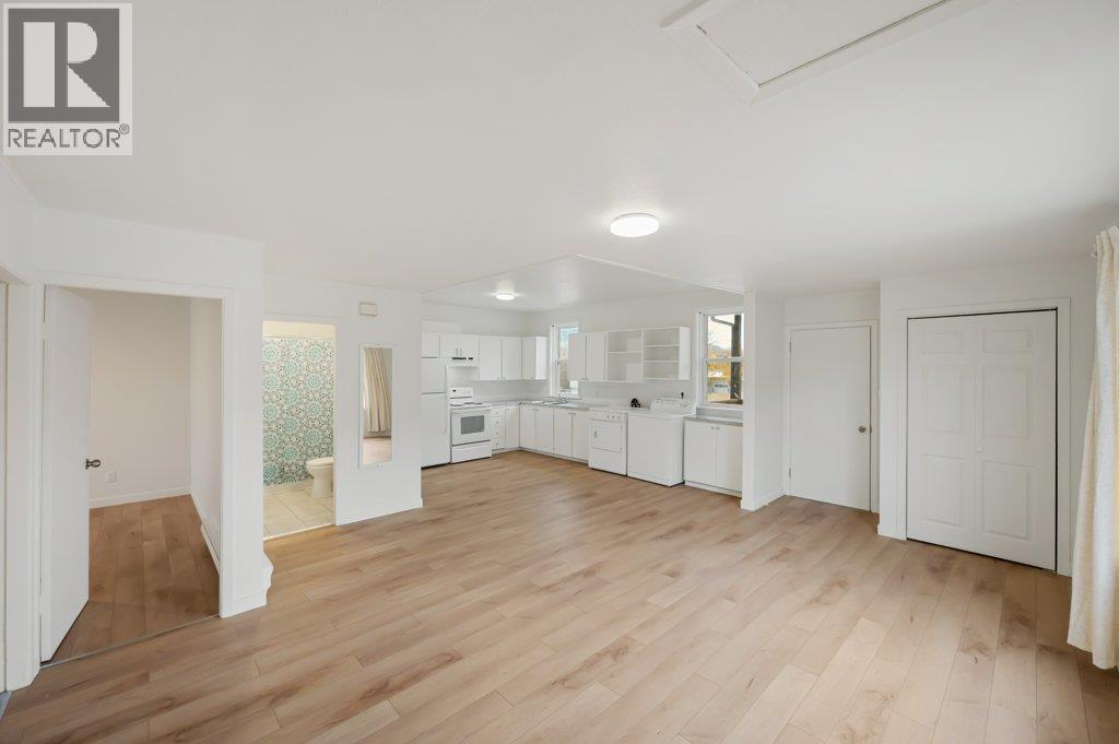 428 HILLCREST Avenue, Oliver