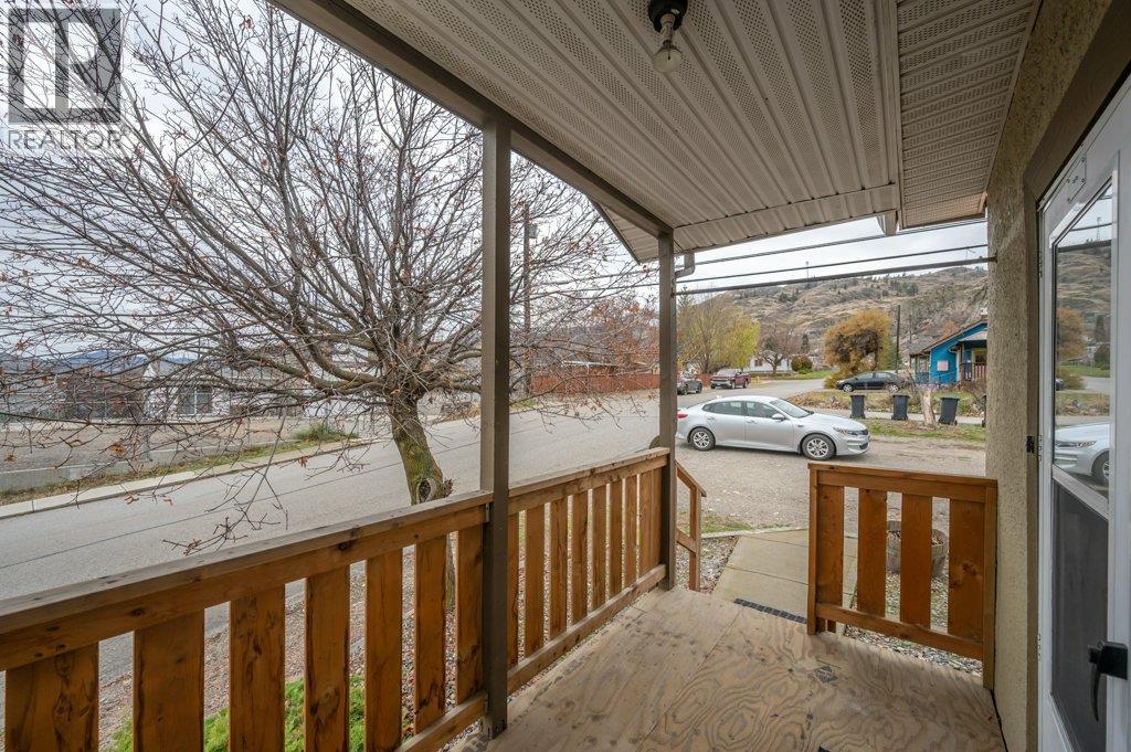 428 HILLCREST Avenue, Oliver