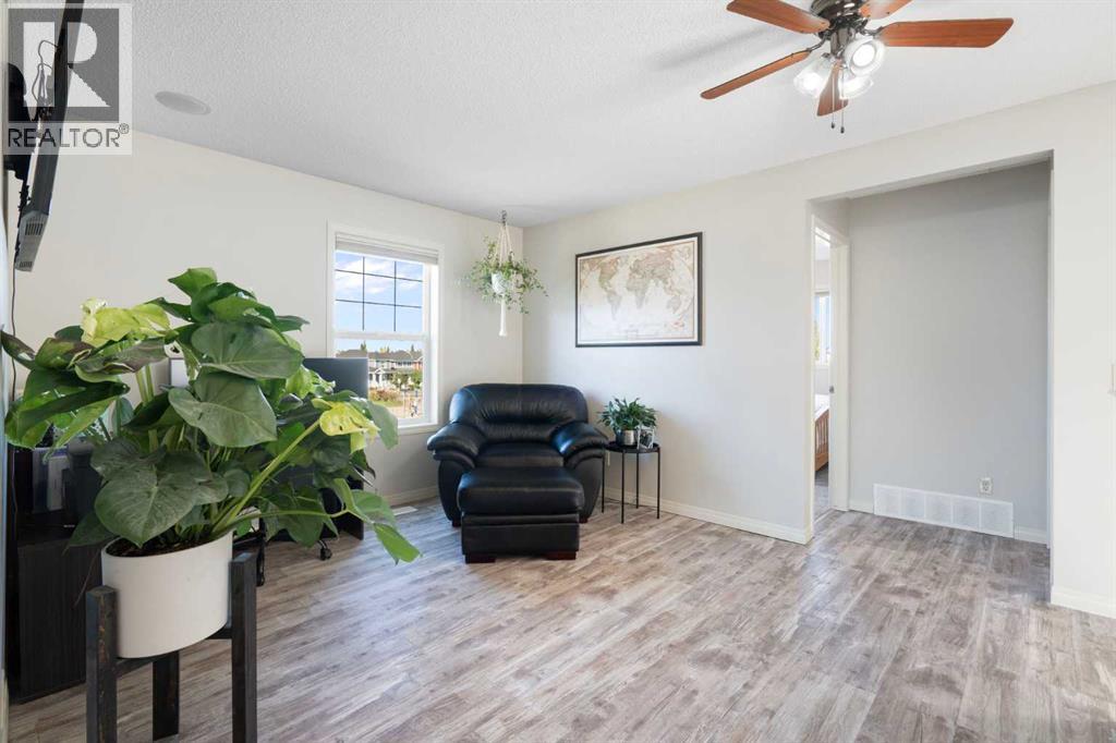 75 River Heights Boulevard, Cochrane