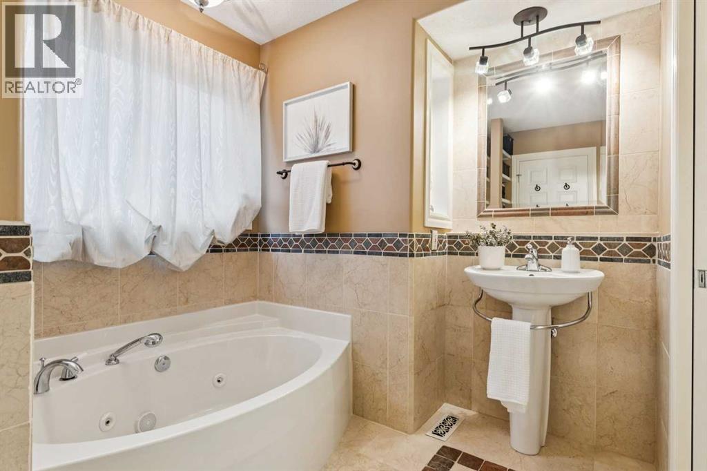 Single Family House for Sale in  Discovery Ridge Gardens SW Discovery Ridge Calgary 