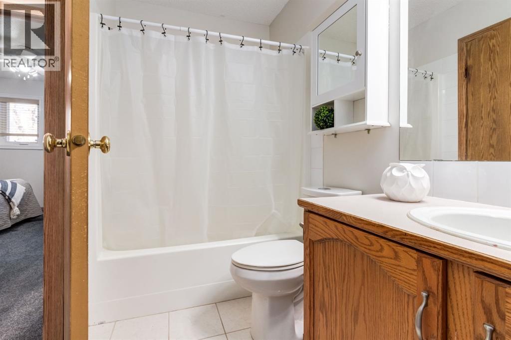 Single Family House for Sale in  Millrise Green SW Millrise Calgary 