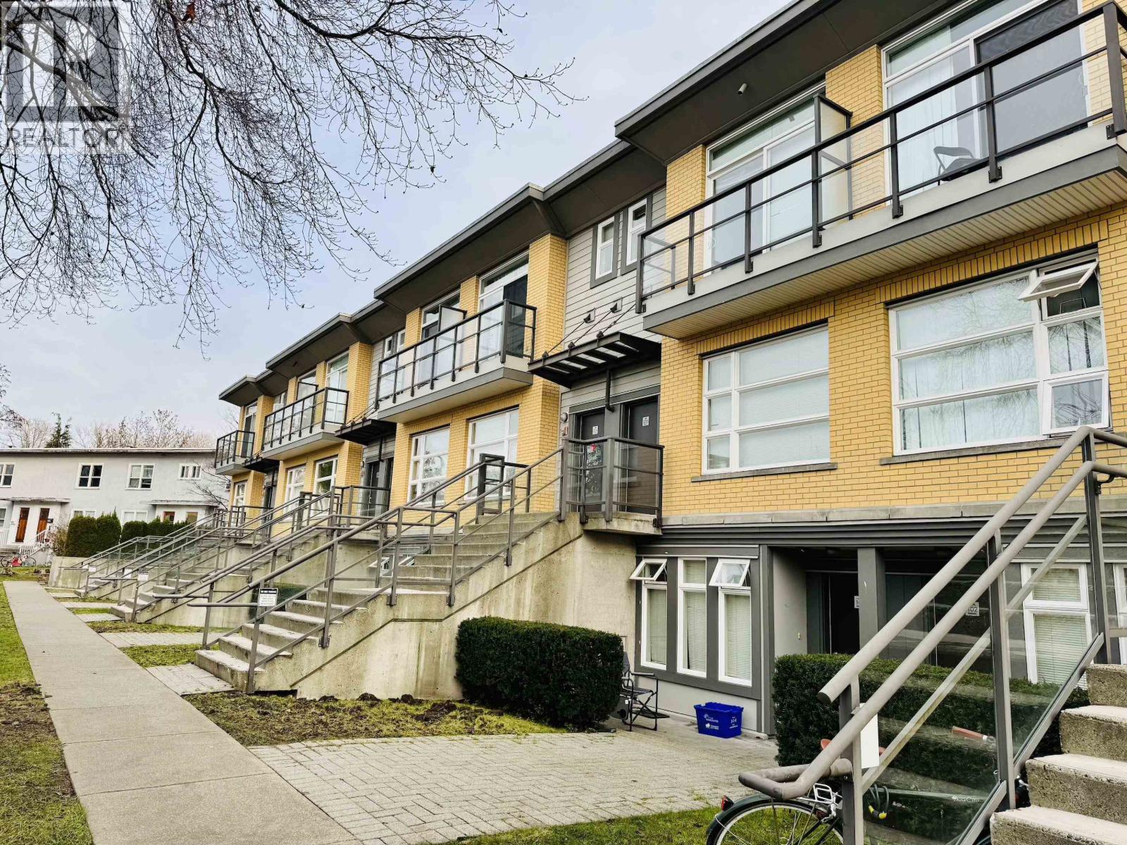 204 5568 KINGS ROAD, Vancouver