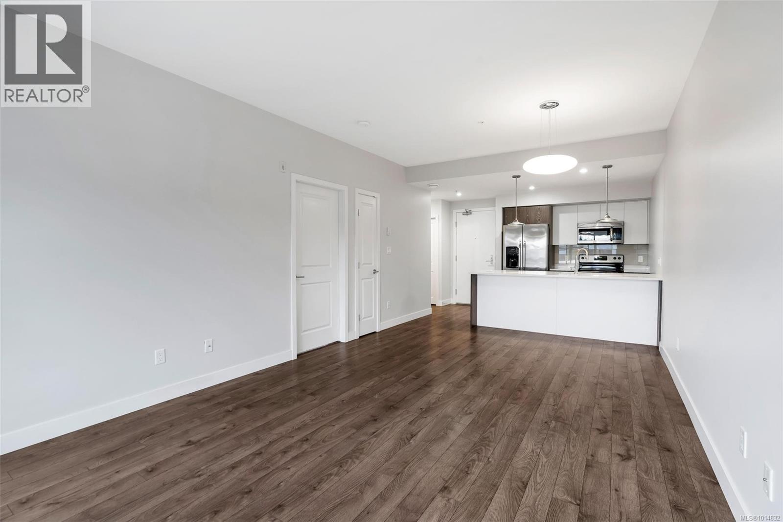 310 1000 Inverness Road, Saanich