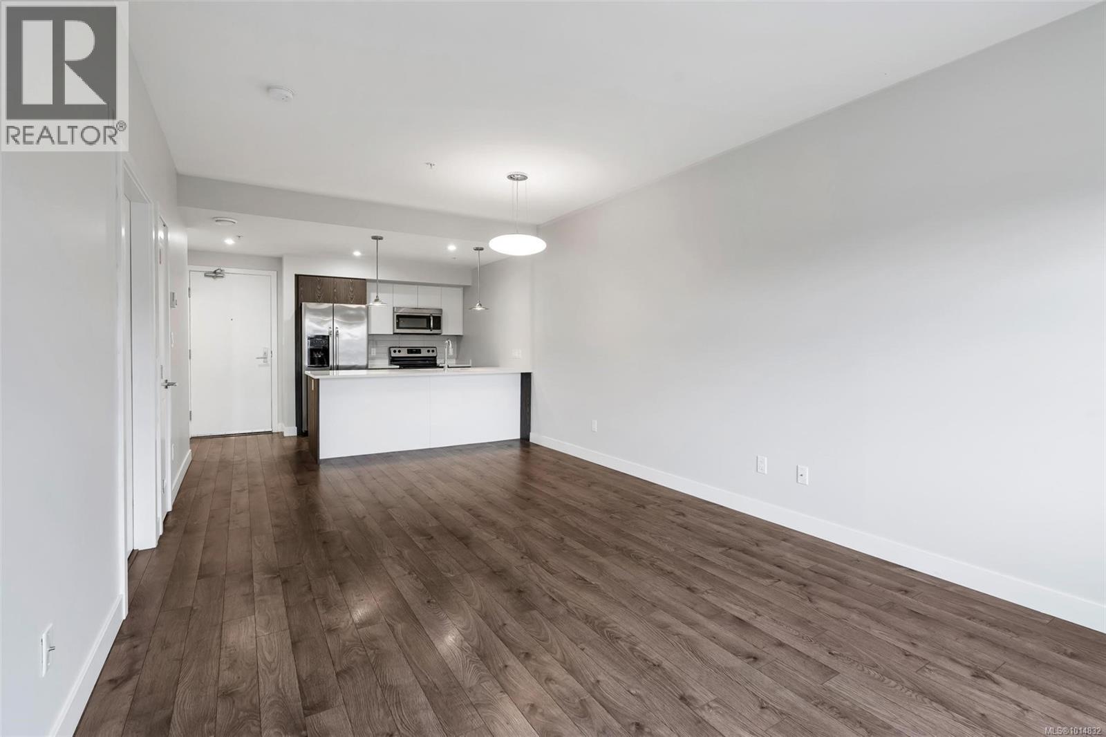 310 1000 Inverness Road, Saanich