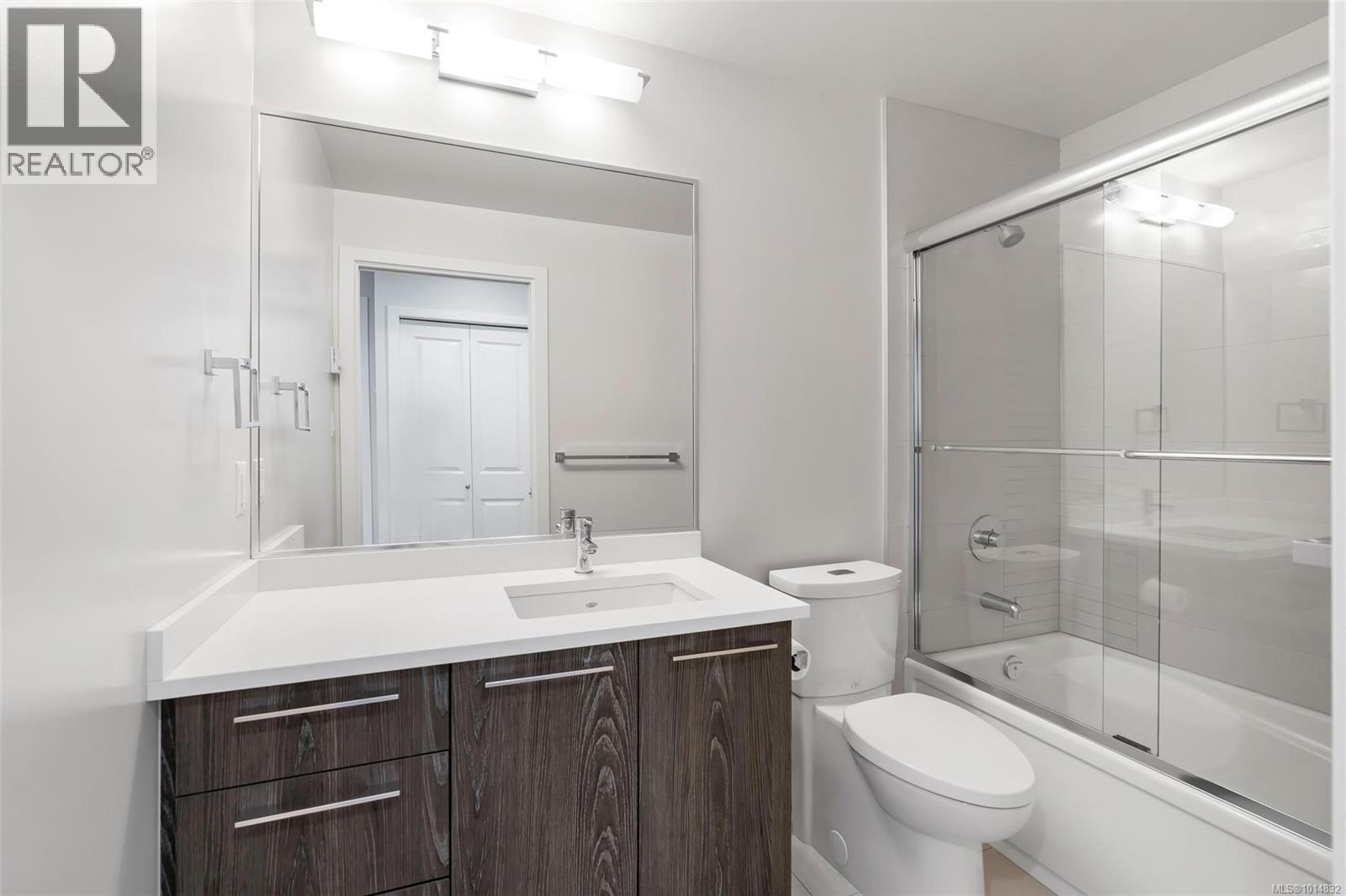 310 1000 Inverness Road, Saanich