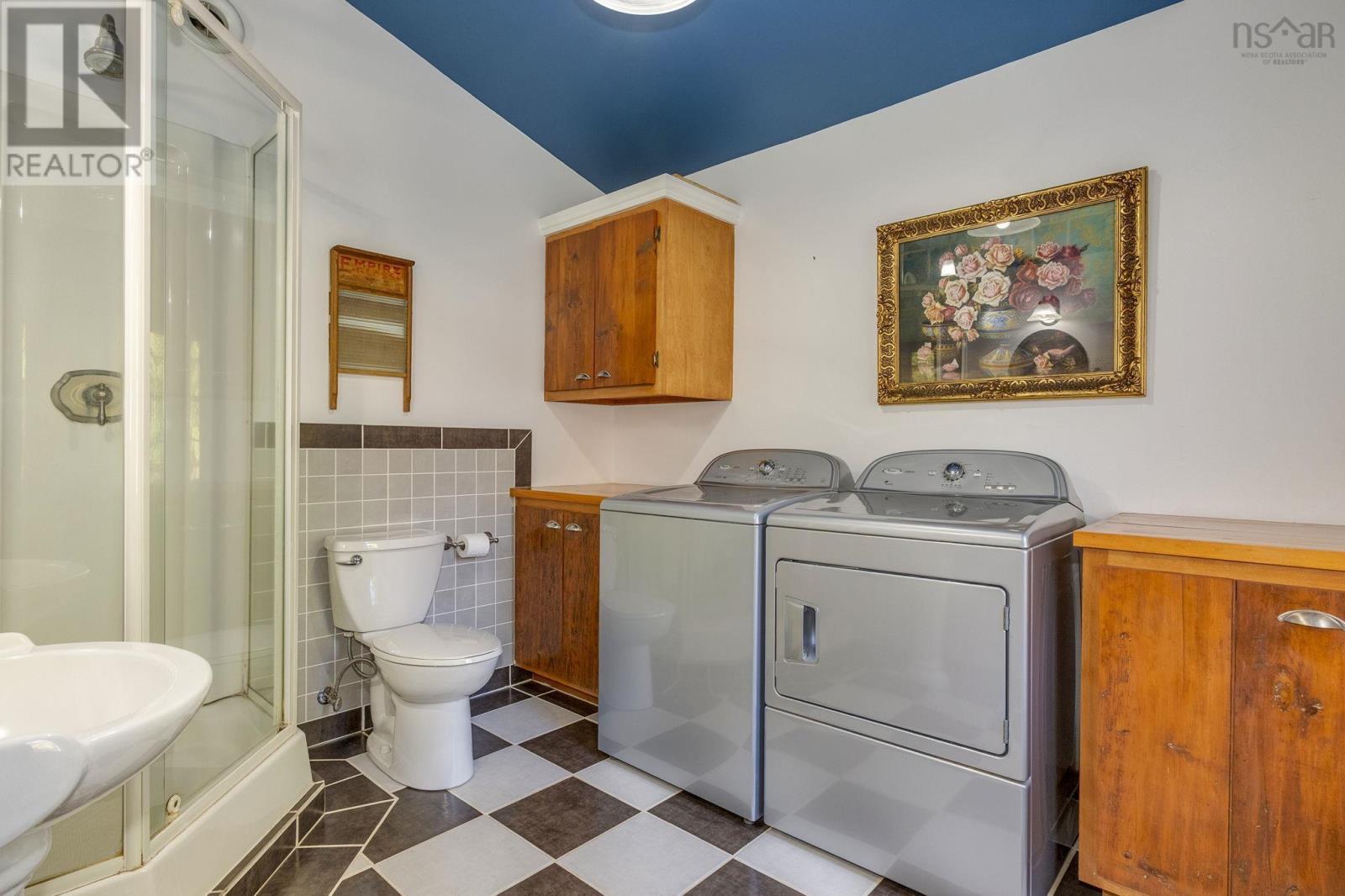 Property 27 of 38 of 5315 Granville Road