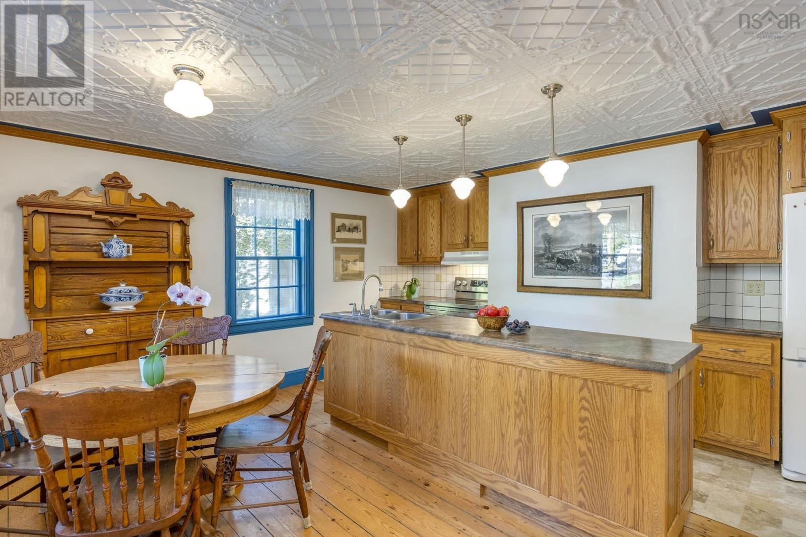 Property 7 of 38 of 5315 Granville Road