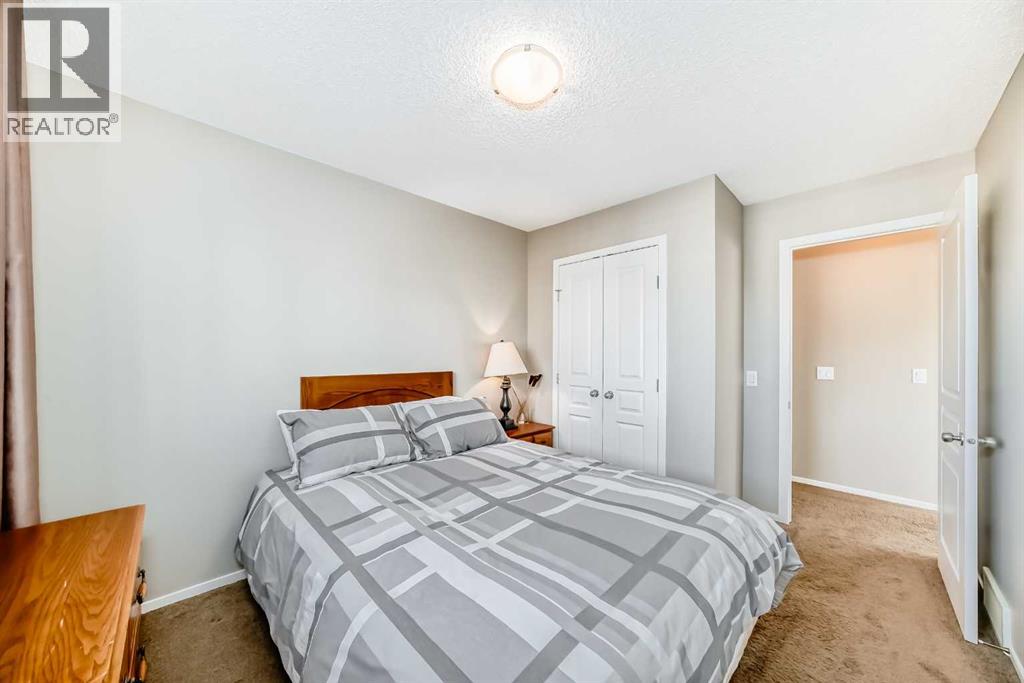 6 River Heights Crescent, Cochrane