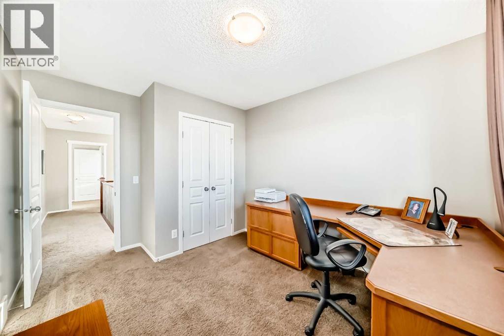 6 River Heights Crescent, Cochrane